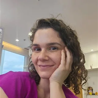 Laura Barcelos, fisioterapeuta neurofuncional e fundadora da AmarElo
